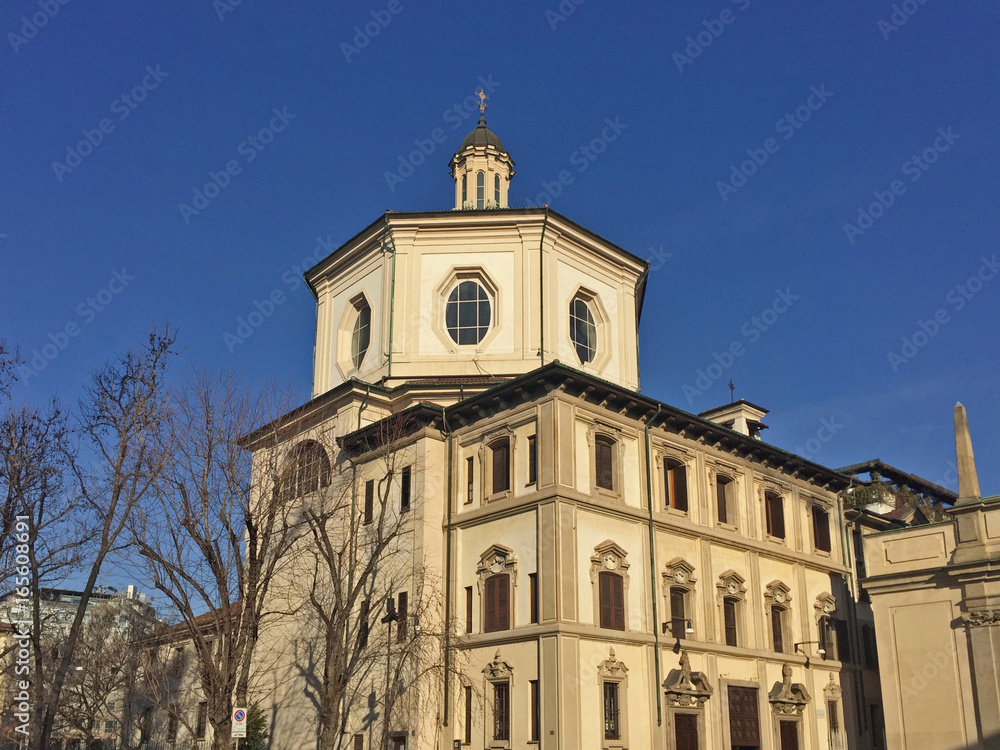 Milano, la chiesa di San Bernardino alle Ossa