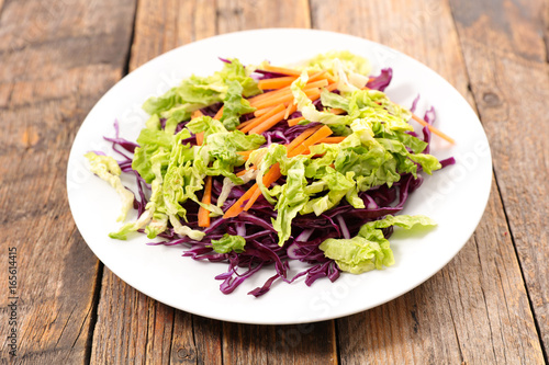 red cabbage and carrot salad