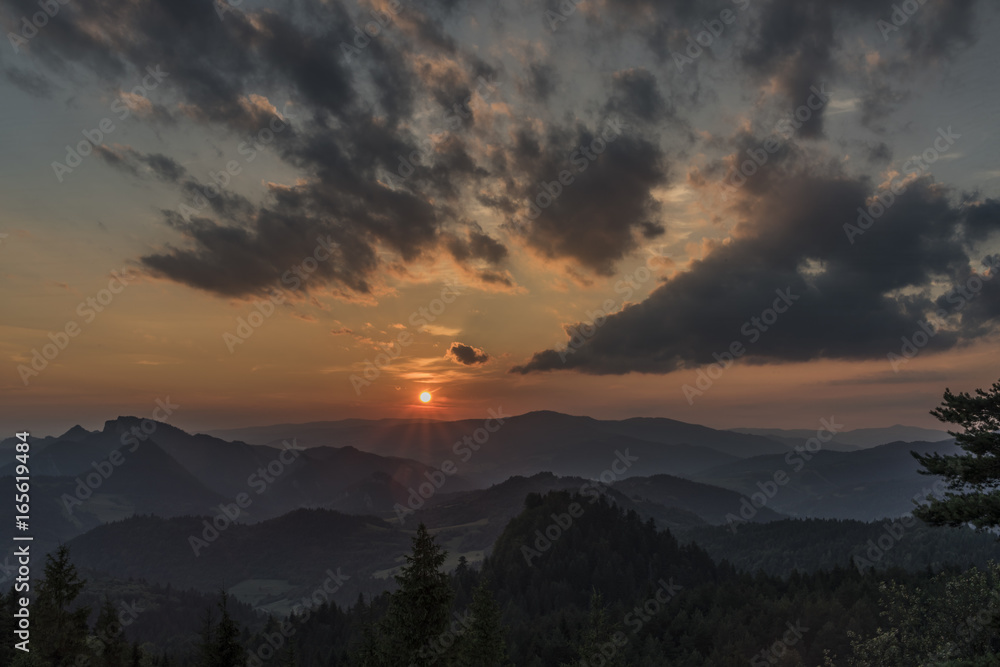 Obraz premium Sunset on Slachovky hill in summer evening