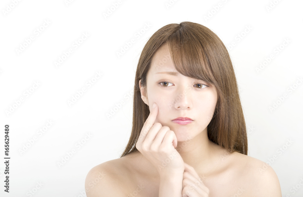 ネガティブビューティ 若い女性 考える 悩む ネガティブビューティ 若い女性 考える 悩む