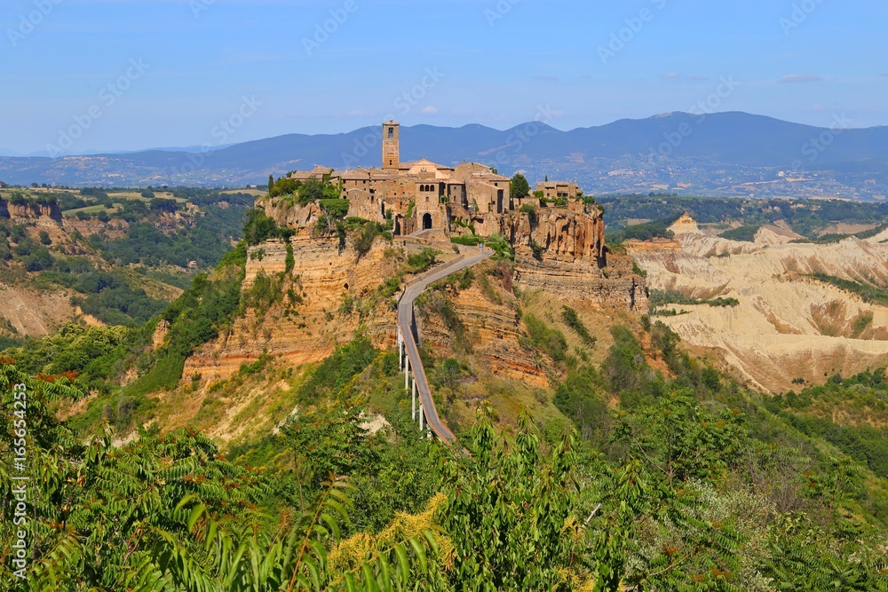 Fototapeta premium Miasto Civita di Bagnoregio w prowincji Viterbo Włochy,