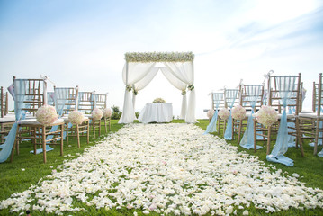 Romantic wedding on the rooftop of the hotel lawn.
