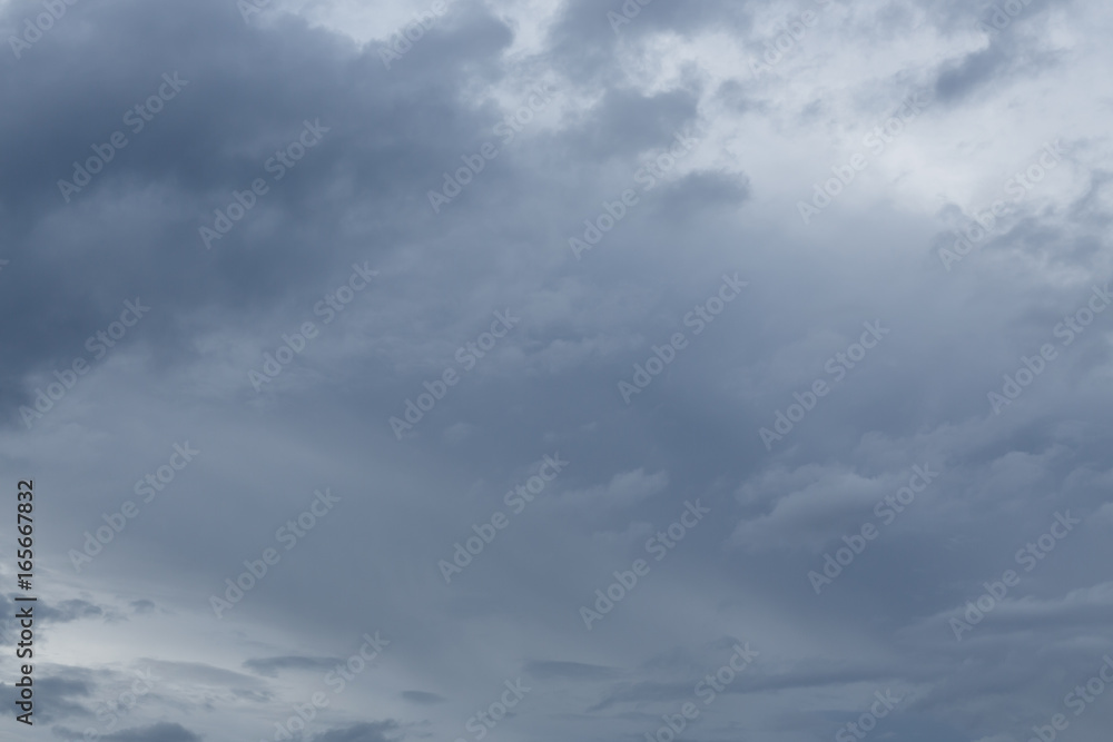Obraz premium rain cloud dramatic moody sky background