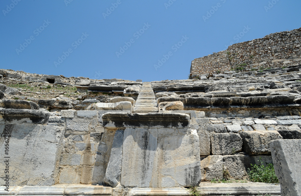 L'escalier central du théâtre antique du site archéologique de Milet en Anatolie