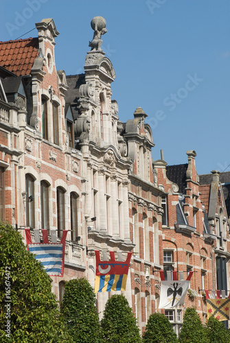 gevels aan de oude Markt in het centrum van Leuven