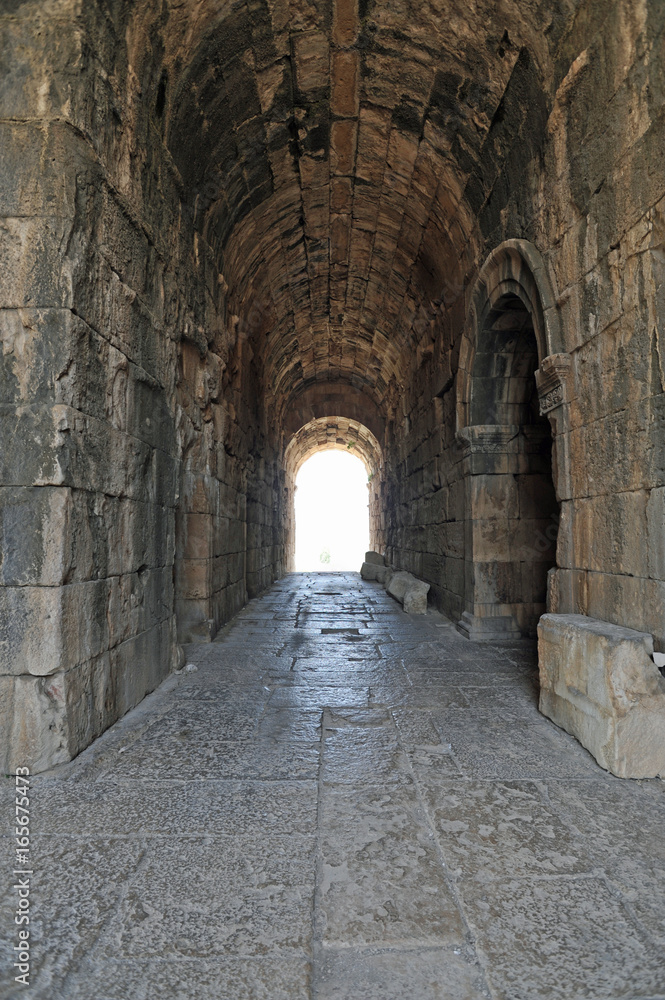 Vomitorium du théâtre antique du site archéologique de Milet en Anatolie