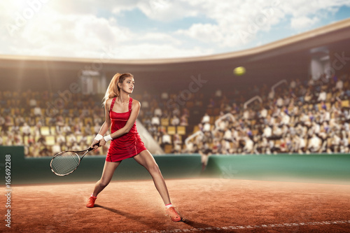 tennis player serving © TandemBranding