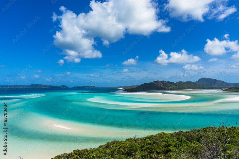 Whitsunday tropical island and Hill inlet lagoon