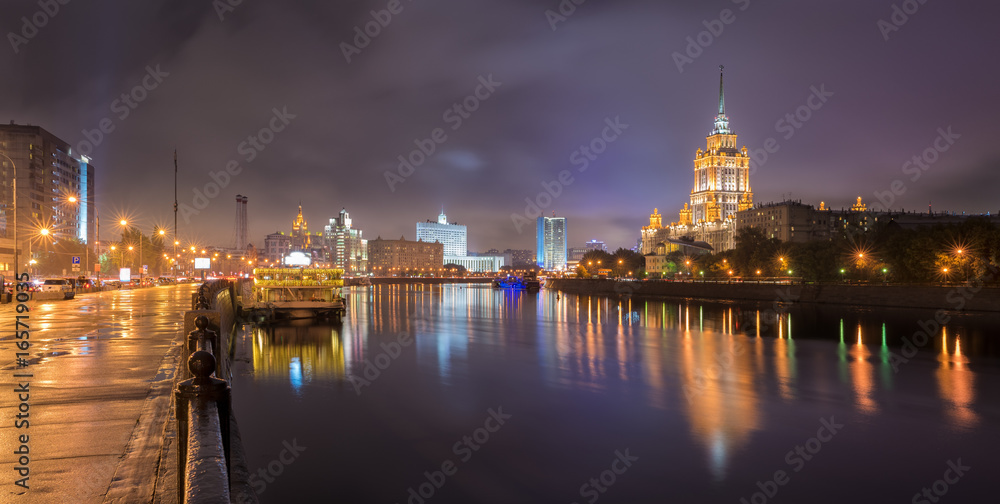 Night panorama overlooking the hotel Ukraine Radisson and Moscow