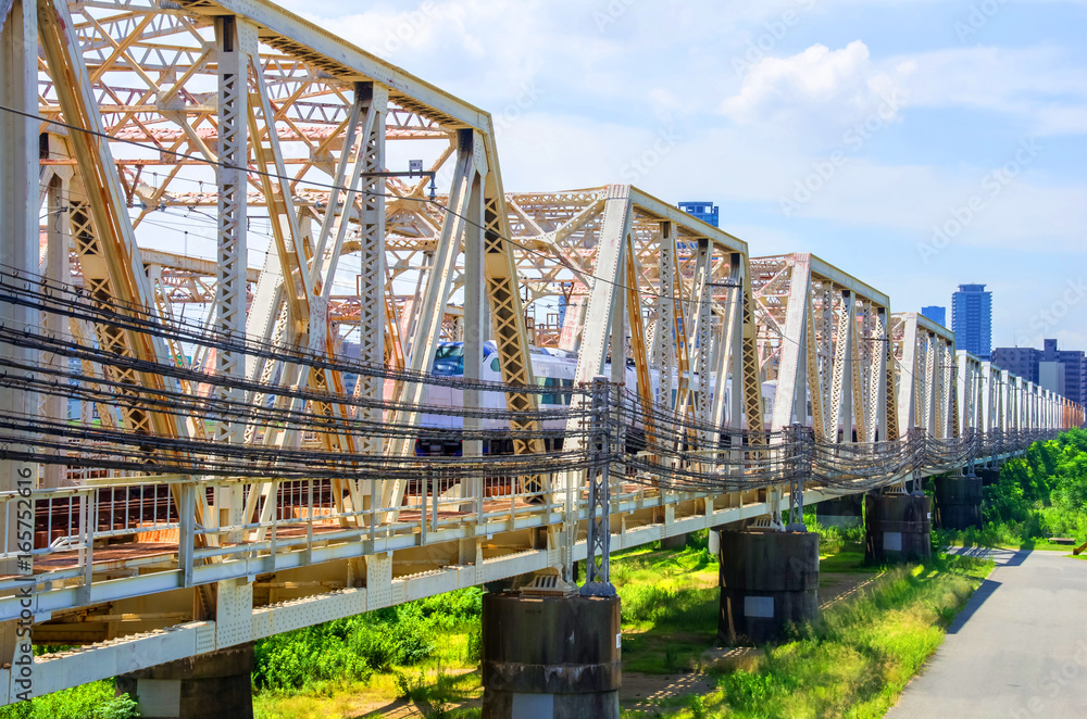 大阪・淀川に掛かる鉄橋
