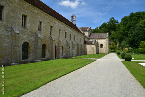 Abbaye royale cistercienne de Fontenay en Bourgogne, France © JFBRUNEAU