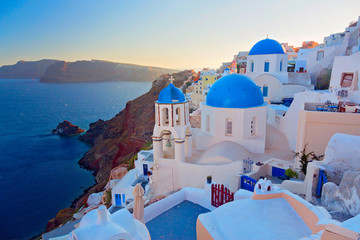 Wandcirkels Santorini Santorini in zonnig Griekenland  © santosha57