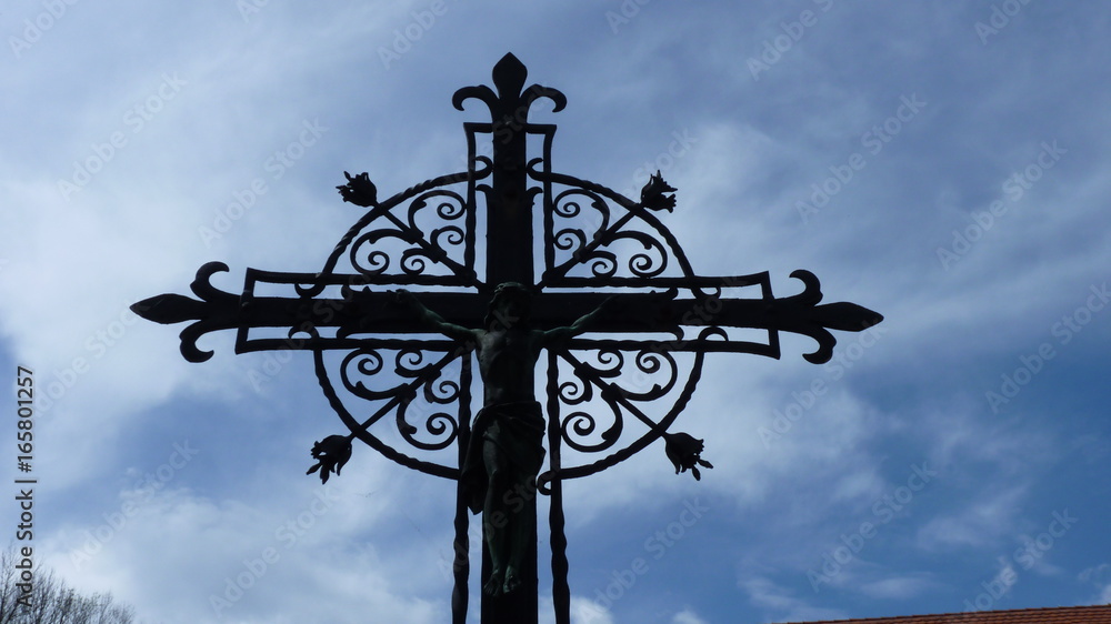 Kreuz an einem Grab auf dem Friedhof des Kloster Schäftlarn Kreuz an einem Grab auf dem Friedhof des Kloster Schäftlarn