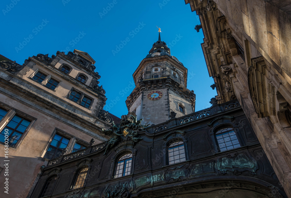 Obraz premium The old buildings in city Dresden against sky