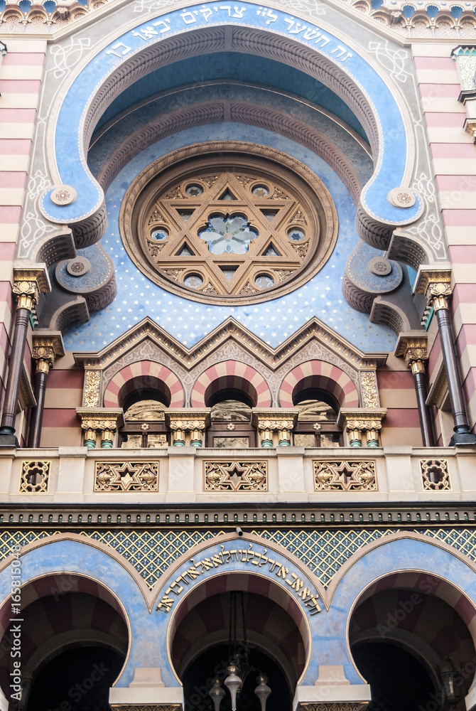 Obraz premium detail of Jeruzalemska synagoga synagogue in Prague in Czech republic