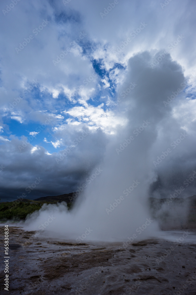 Iceland - Tall smother of eruption at gusher strokkur