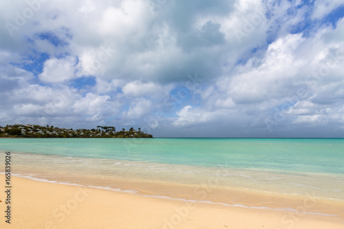Fototapeta Naklejka Na Ścianę i Meble -  Panoramic view of the Valley Church beach in Antigua and Barbudas, Caribbean.