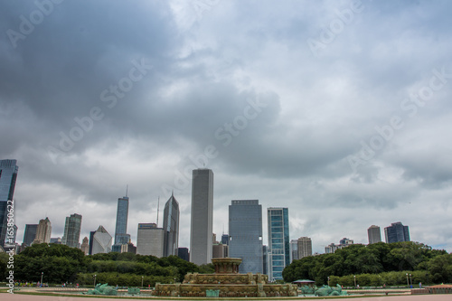 Springbrunnen außer Betrieb und Hochhäuser, Chicago © Michael Eichhammer