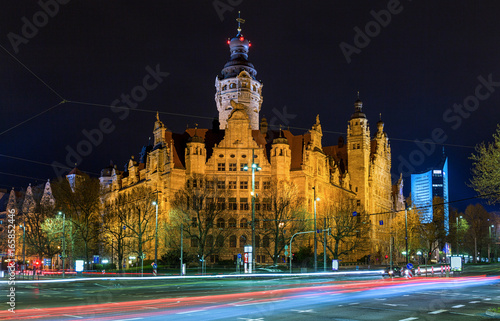 Das neue Rathaus von Leipzig bei Nacht