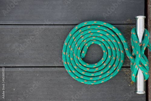 Fotografia Mooring rope in spiral on a pier