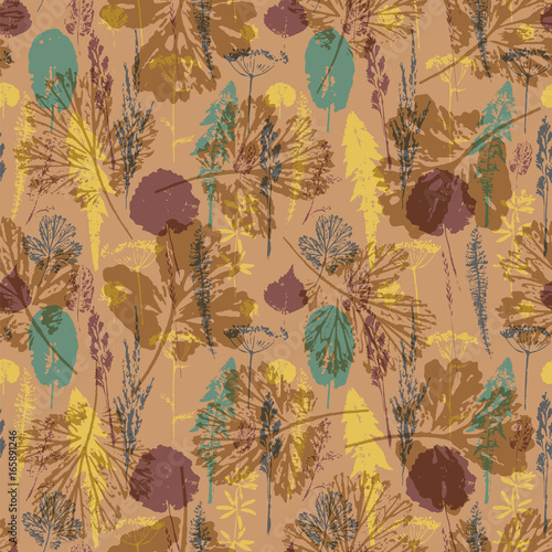 Abstract autumn seamless pattern with leaves.