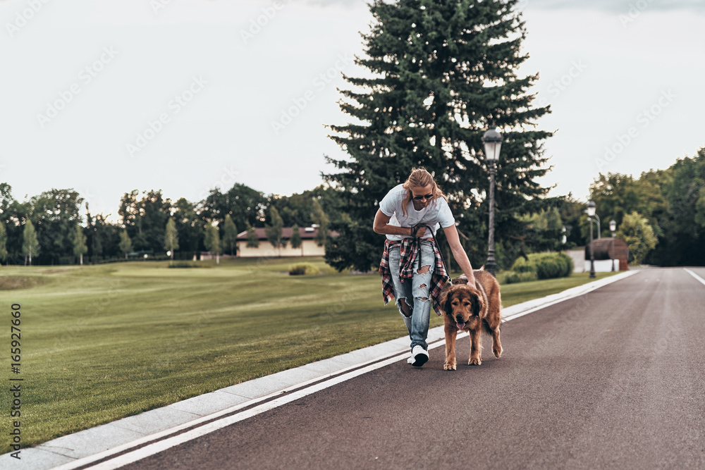 Naklejka premium Time for a walk.