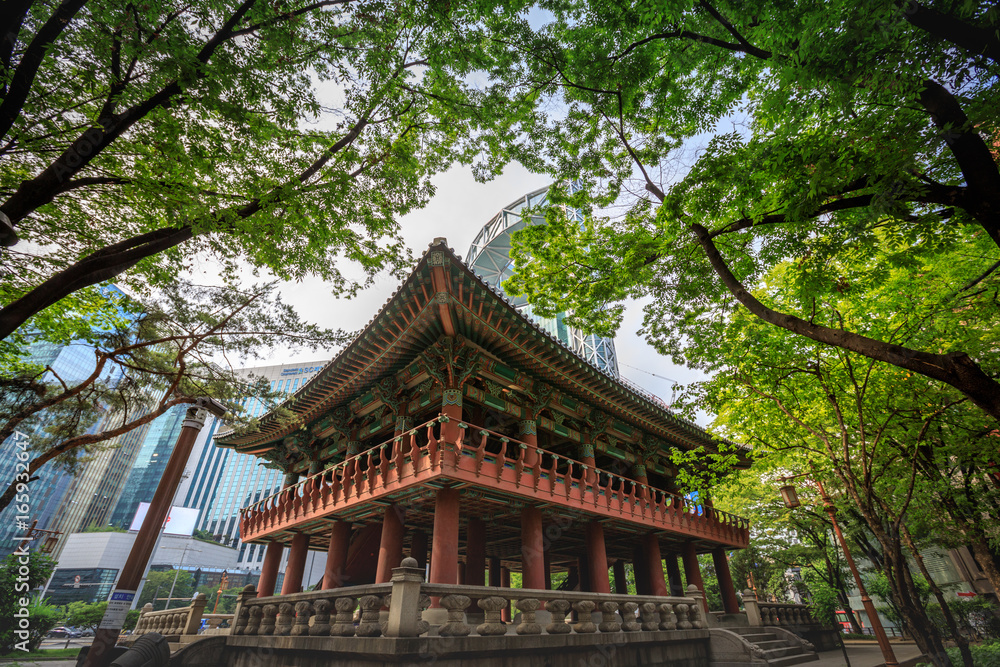 Bosingak Bell Pavilion on Jun 19, 2017 in Seoul city, South Korea Bosingak Bell Pavilion on Jun 19, 2017 in Seoul city, South Korea