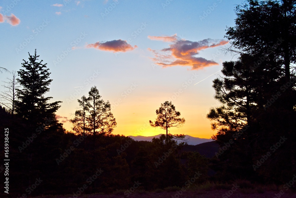 Obraz premium Sunset at Santa Fe ski bowl