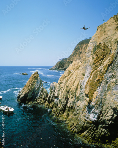 MEXICO ACAPULCO CLIFF DIVERS.