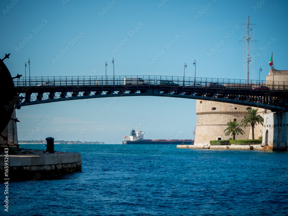 the taranto bridge on the taranto canalboat