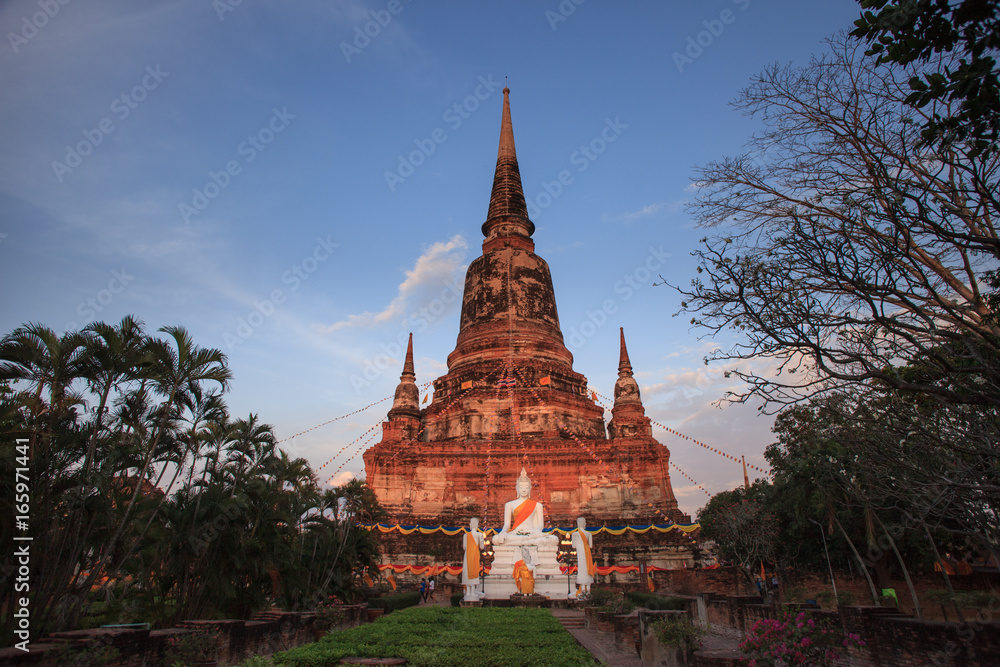 Fototapeta premium Wat Yai Chaimngkol , Ayutthaya , Thailand