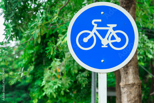 Bicycle sign in the park.