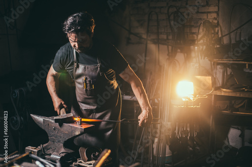 Foto Forge, blacksmith's work, hot metal