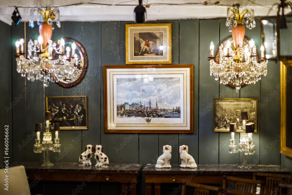Decorative interior sculpture in antique shop, Bruxelles - obrazy, fototapety, plakaty 