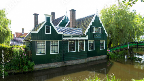 traditionelles Haus in Zaanse Schans Museum photo