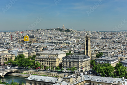 Paris, France Skyline © demerzel21