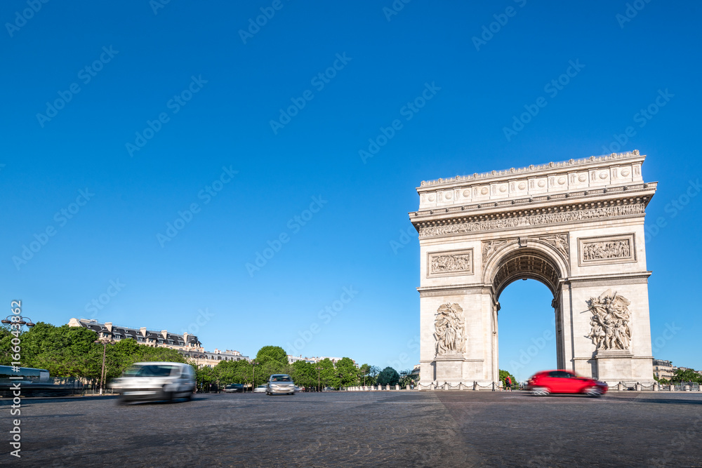 Champs-Élysées und Arc de Triomphe in Paris, Frankreich