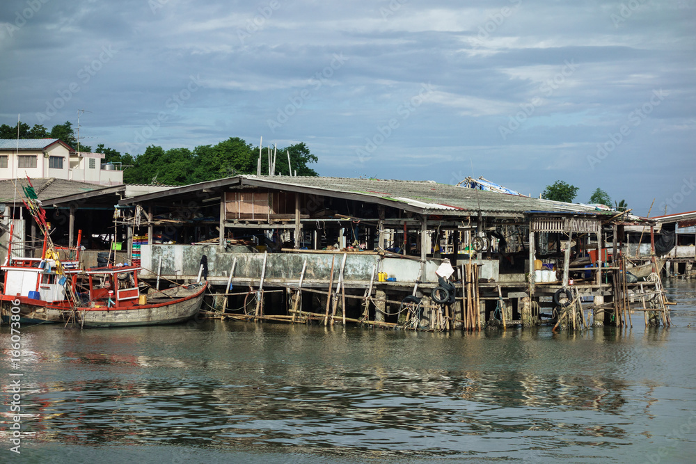 タイ チョンブリ 漁村 風景