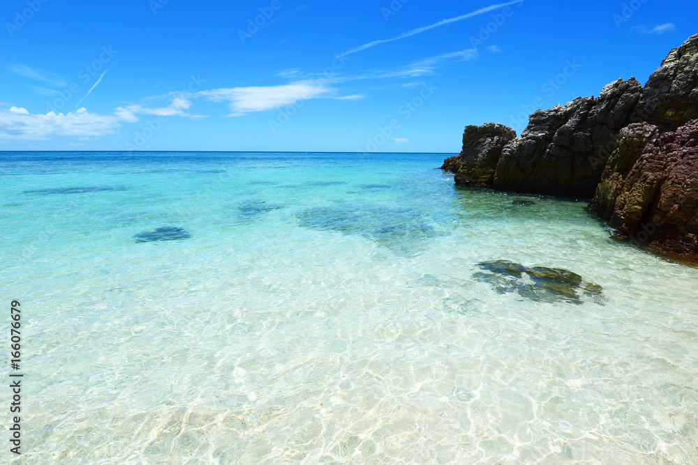 Fototapeta premium 沖縄の美しい海とさわやかな空