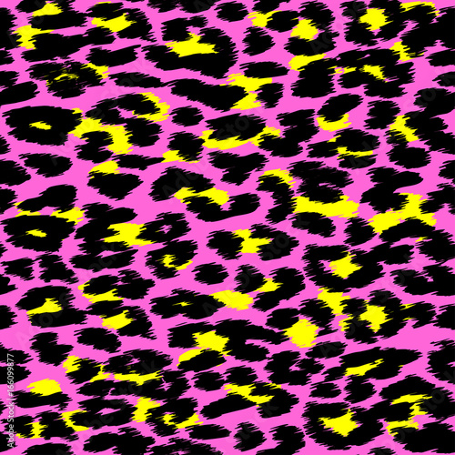 Trendy Leopard or cheetah skin seamless pattern, animal fur background, vector background. Fabric design, wrapping paper, textile.