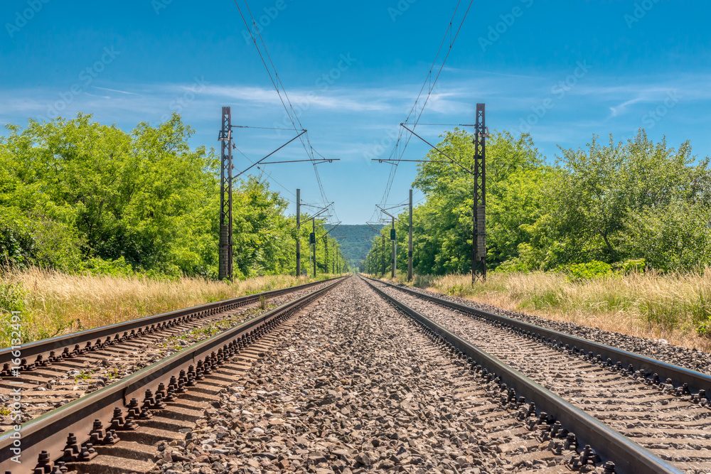 Forehead to main railway speed track