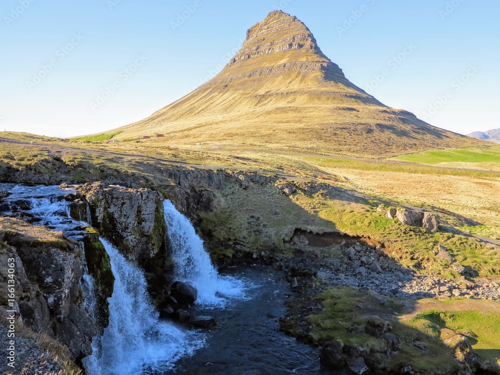 Iceland_Church mountain