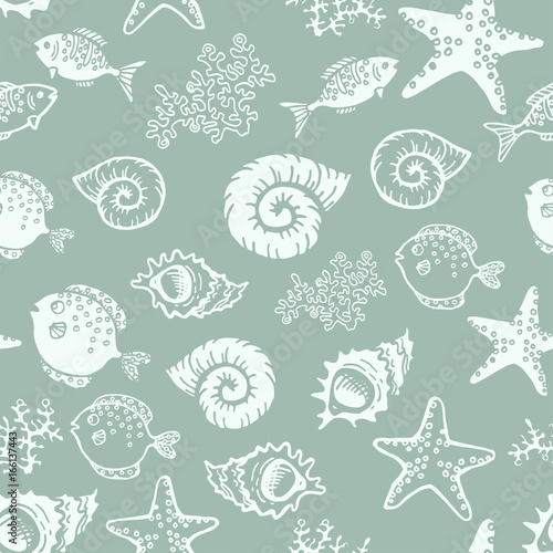 Hand drawn vintage sea background with underwater inhabitants Seamless texture of fish, sea grass, shells and starfish. Vector illustration.