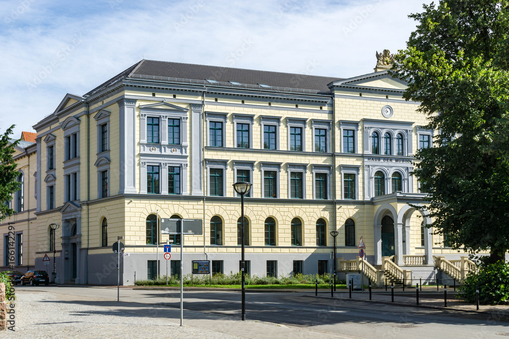 Fassade eines alten Gebäudes in Rostock