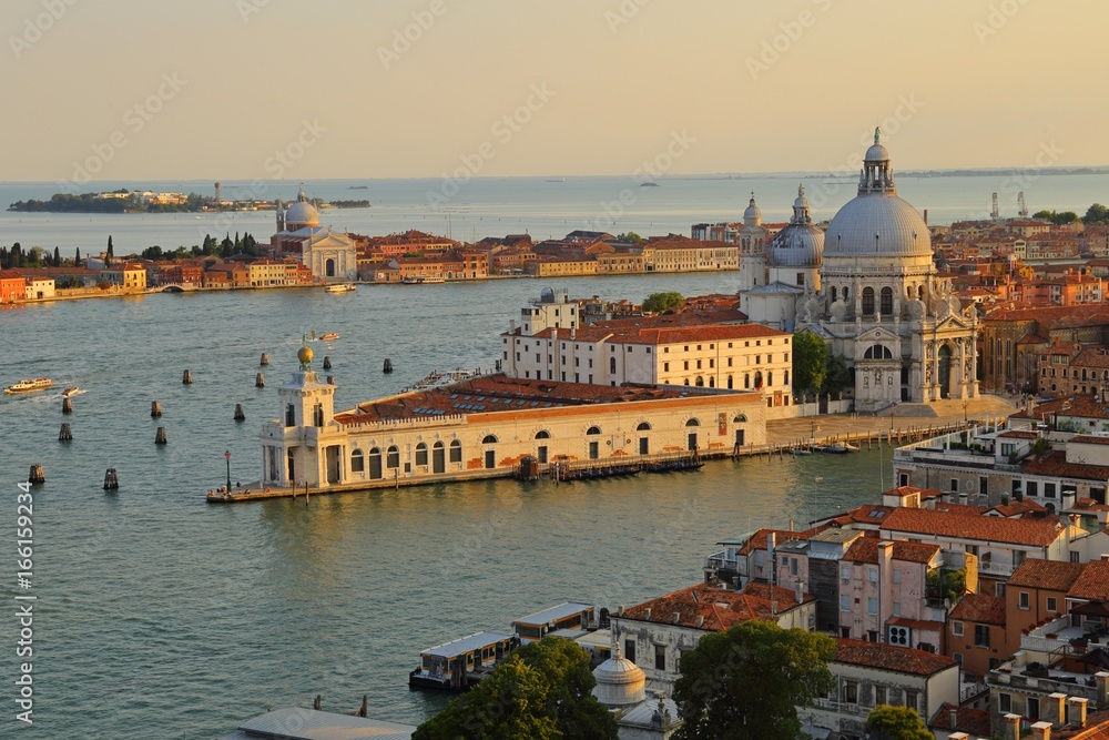 Fototapeta premium Basilica di Santa Maria della Salute on the giudecca Canal in Venice in Italy