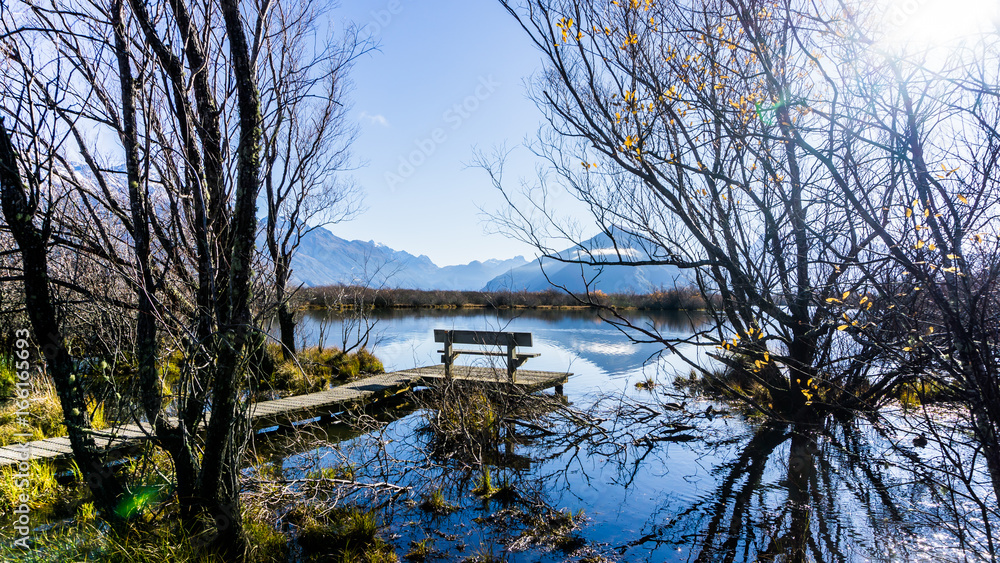 Obraz premium Lakefront Landscape