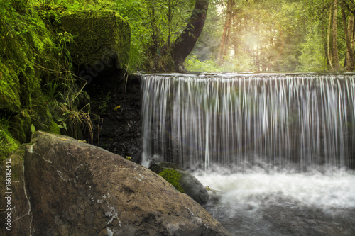 Fototapeta Naklejka Na Ścianę i Meble -  Paradiesischer Wasserfall