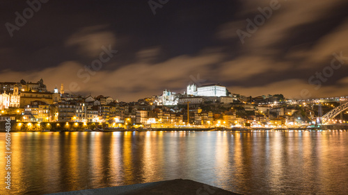 Porto Centre ville vieille vue d'ensemble panorama quais du Douro de nuit by night © Thierry Lubar