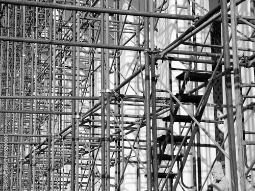 Scaffolding Elements black and white