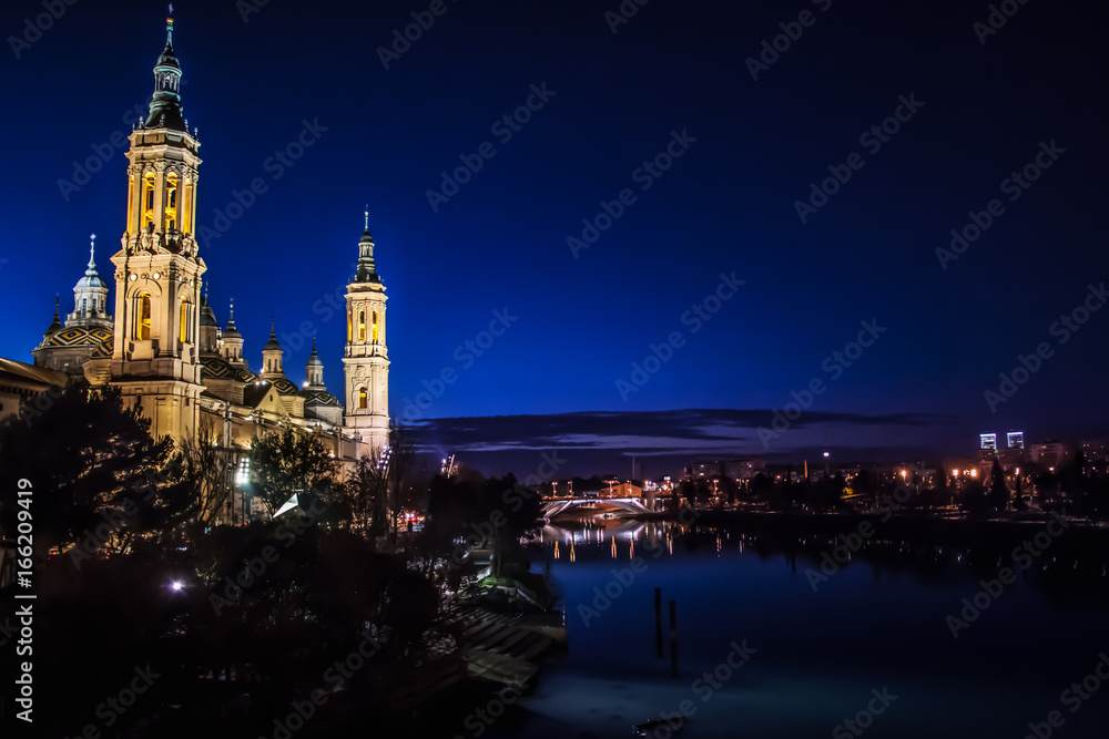 Fototapeta premium Pilar Zaragoza Spain at night